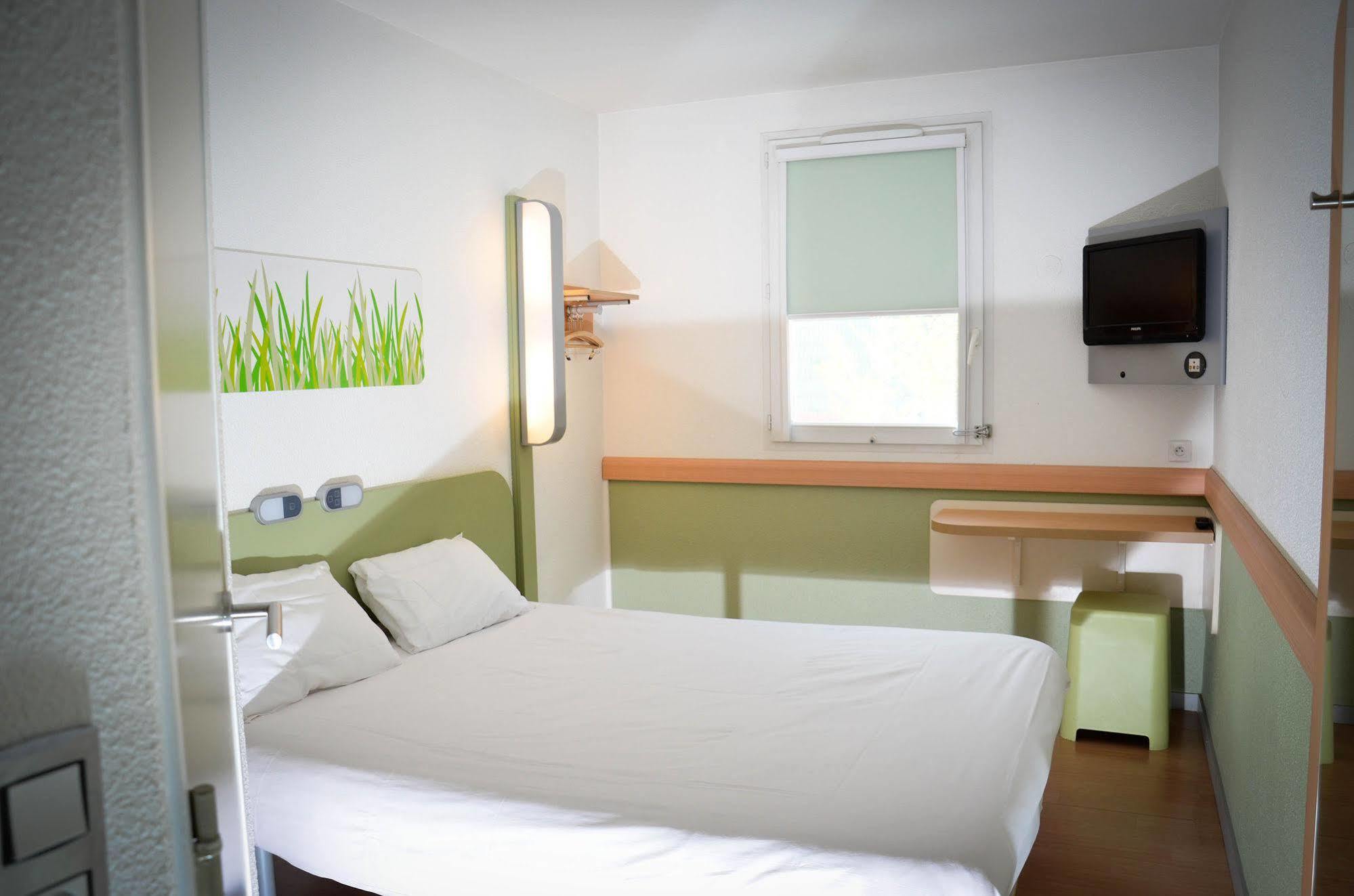 B&B Hotel Aix-En-Provence Meyreuil Sainte-Victoire Экстерьер фото